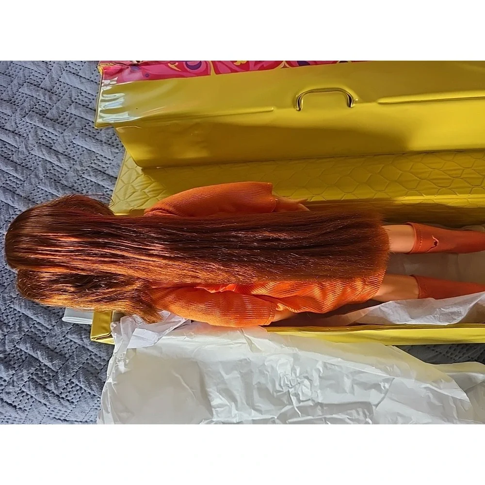 Vintage Crissy Doll LOT 1 Doll,‎ A Box, Fashion Tote Some CLOTHES Case Needs TLC